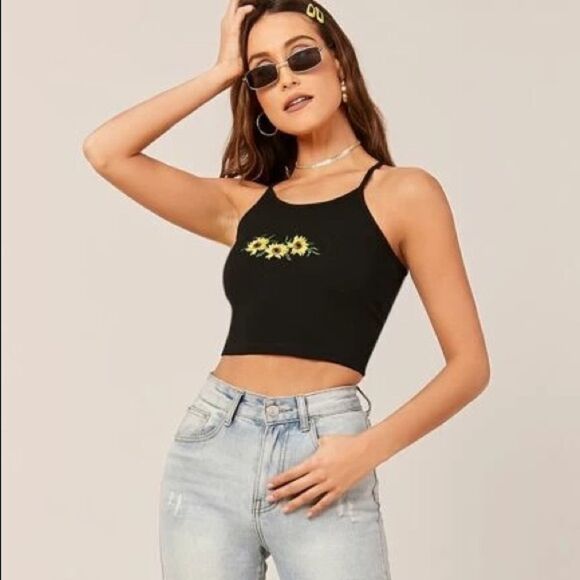 ✨ Sunflower Embroidered Crop Tank Top✨ - Picture 1 of 7